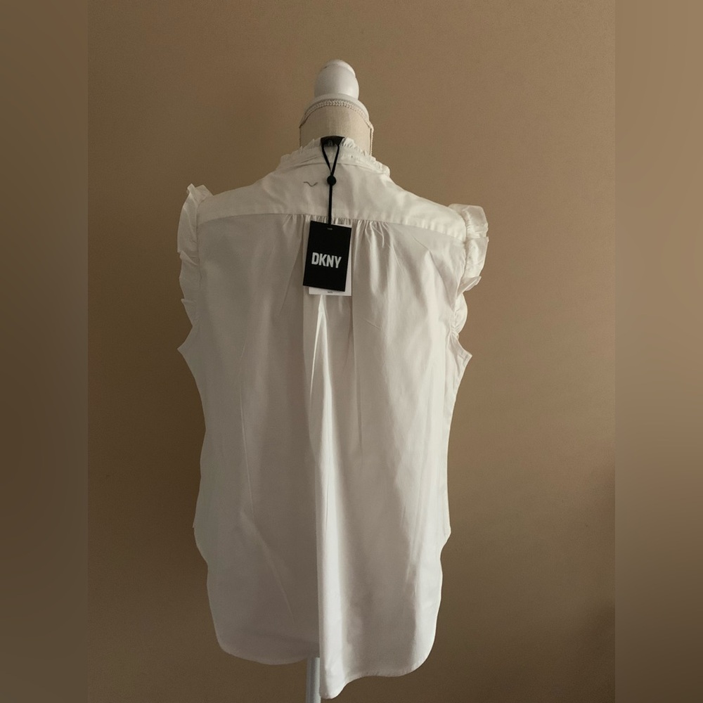 Mandarin Collar Sleeveless Ruffled Blouse - Picture 4 of 7